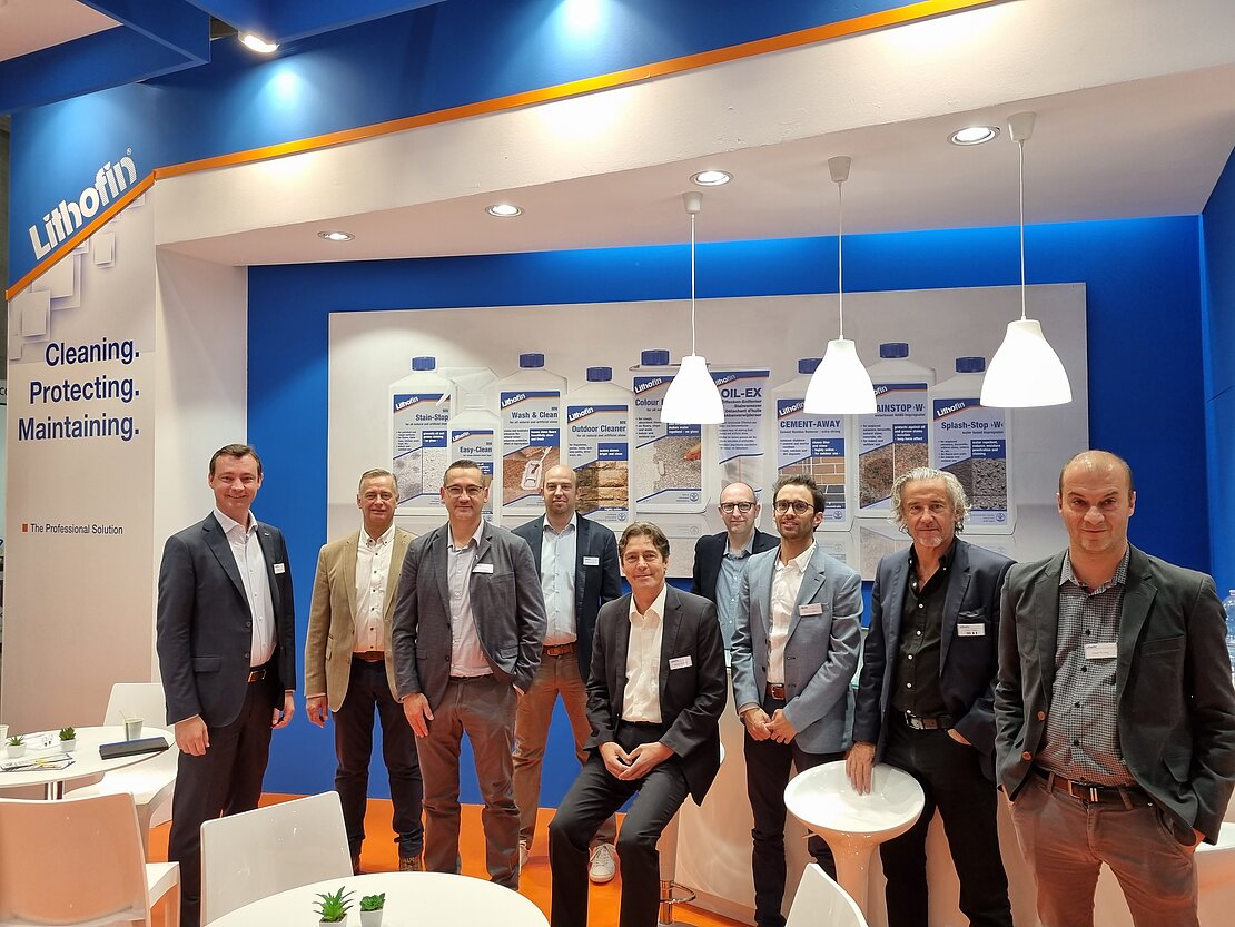 [Translate to Francais - CH:] Lithofin Messestand mit persönlicher Beratung