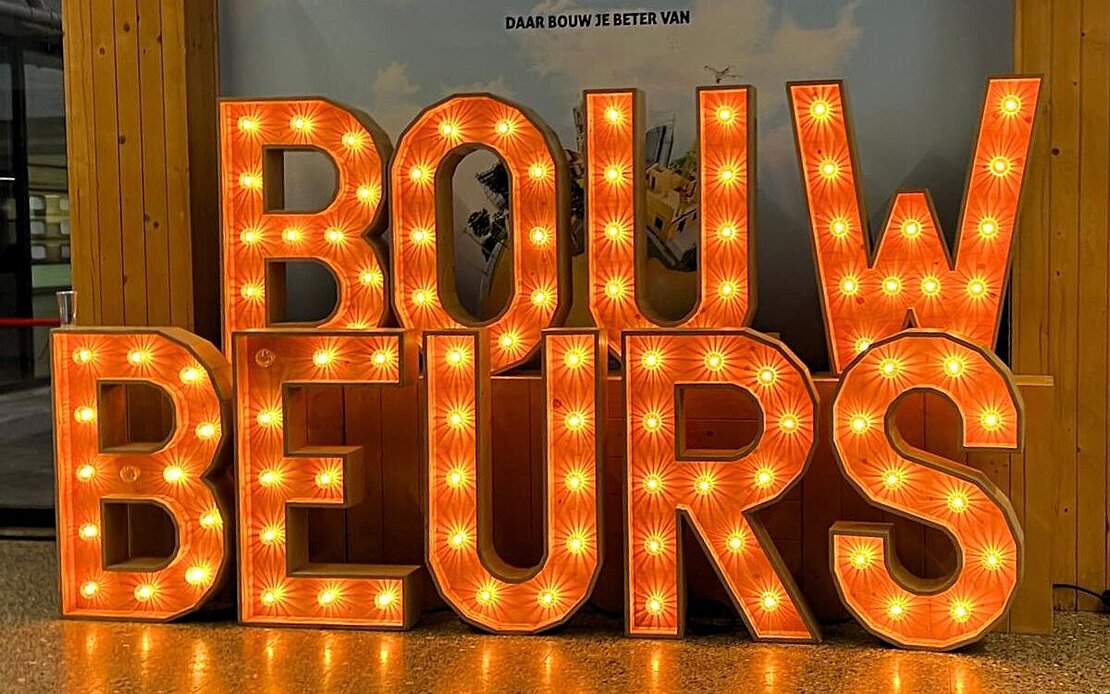 Bouwbeurs 2025 leuchtschild